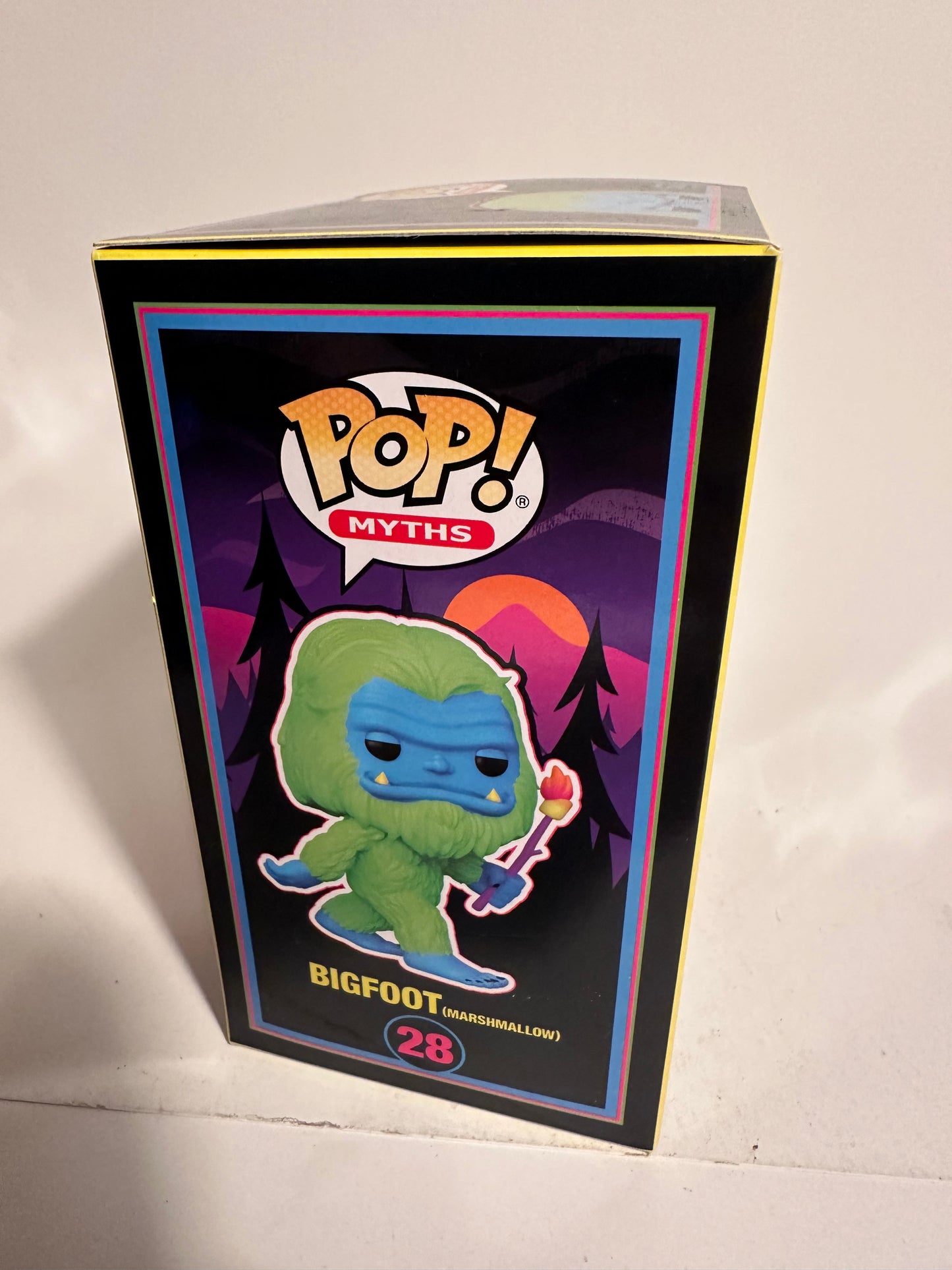 Bigfoot Blacklight (FUnko HQ Exclusive Limited Edition) 28 Funko Pop!