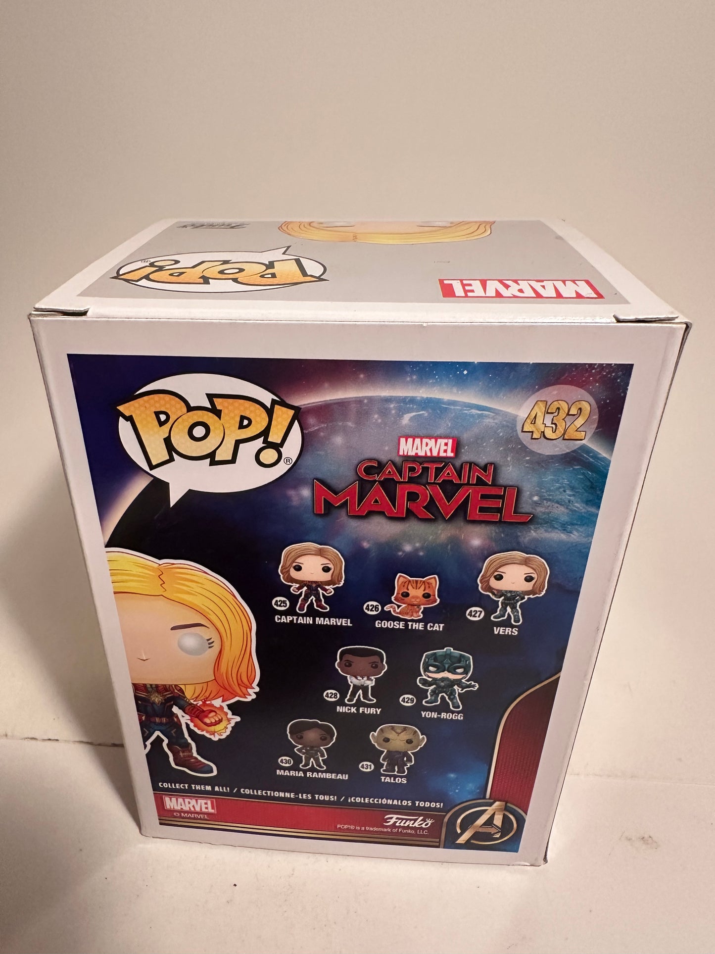 Captain Marvel - Captain Marvel GITD (Walmart Exclusive) 432 Funko Pop!