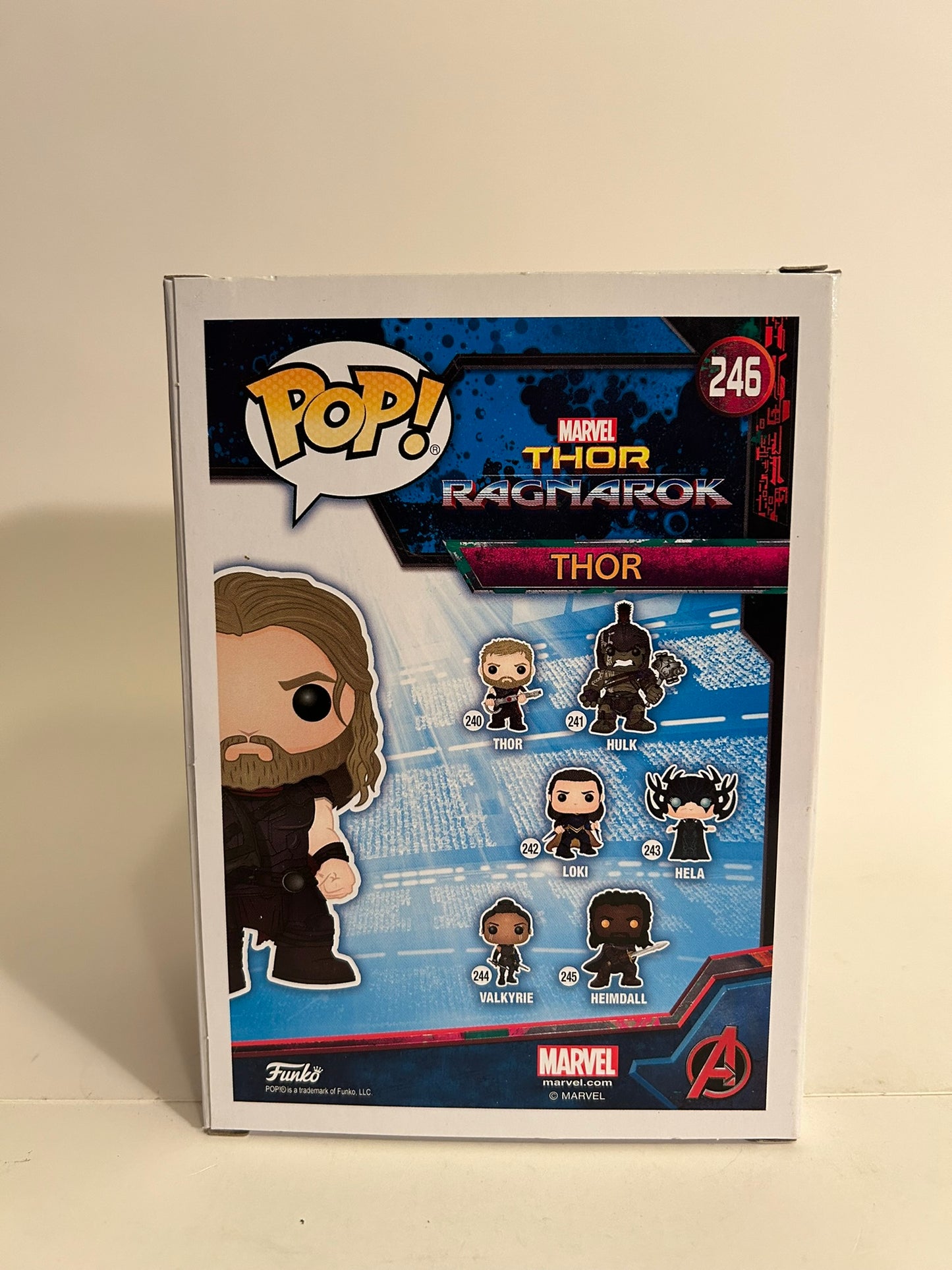 Thor Ragnarok - Thor (Hot Topic Exclusive) 246 Funko Pop!