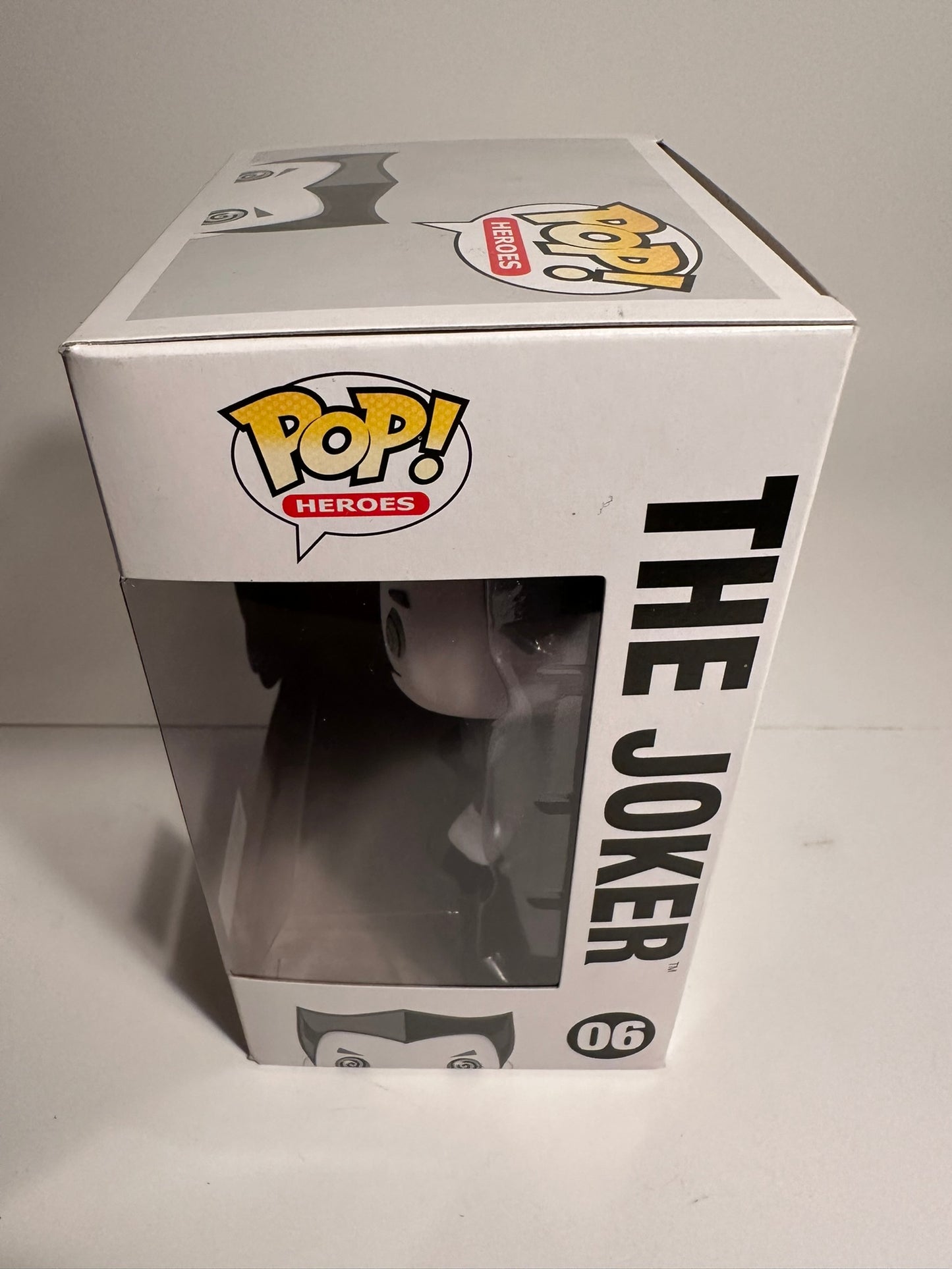 DC - The Joker (Hot Topic Exclusive) 06 Funko Pop!