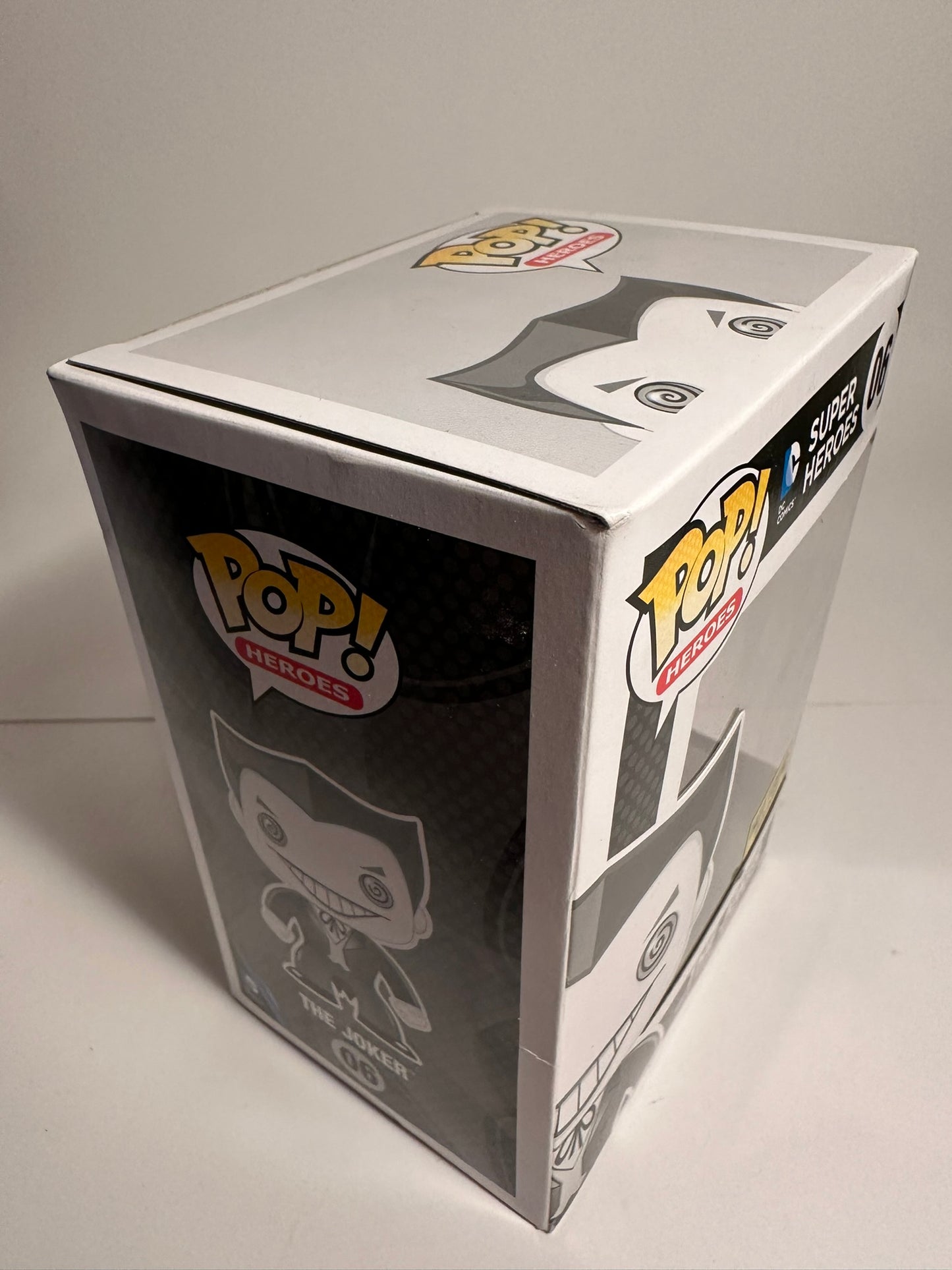 DC - The Joker (Hot Topic Exclusive) 06 Funko Pop!