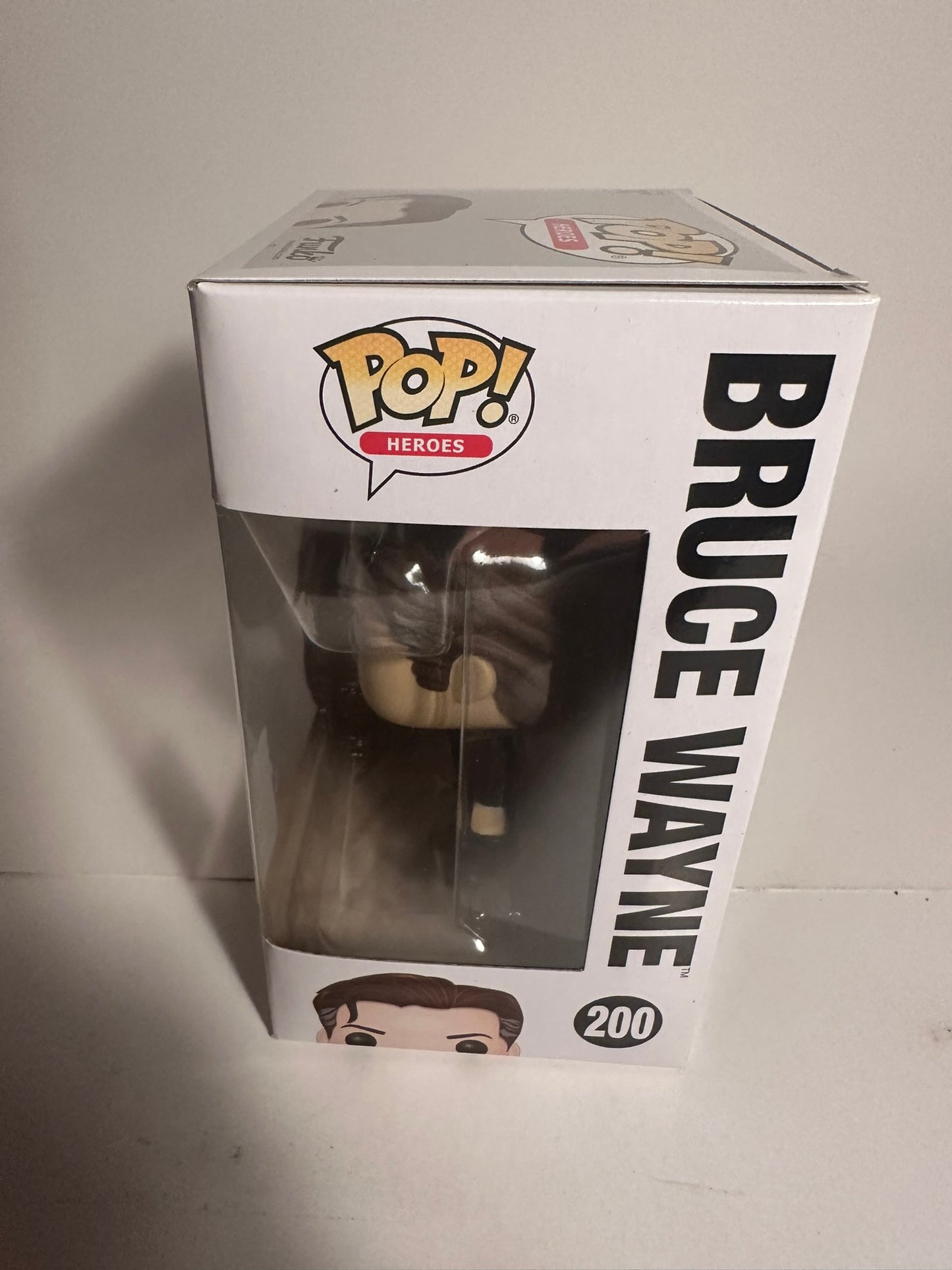 DC - Bruce Wayne (2017 Summer Convention Exclusive) 200 Funko Pop!