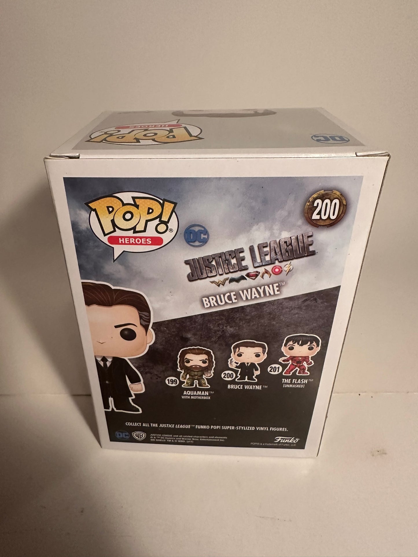 DC - Bruce Wayne (2017 Summer Convention Exclusive) 200 Funko Pop!