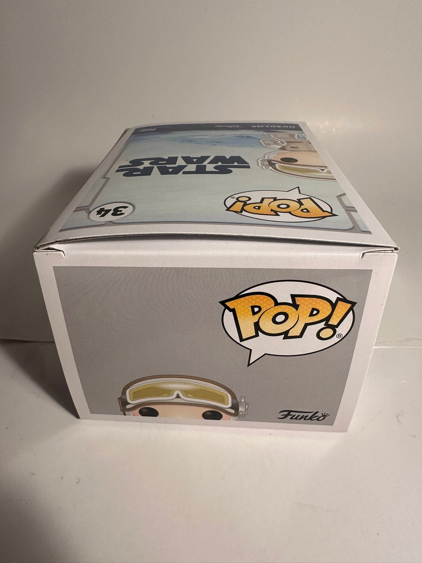 Star Wars - Luke Skywalker - Hoth (Amazon Exclusive)	34 Funko Pop!