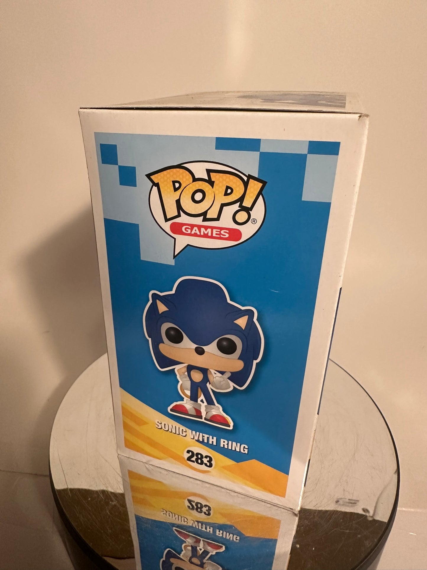 Sonic the Hedgehog - Sonic with Ring 283 (EB Games Exclusive) Funko Pop!