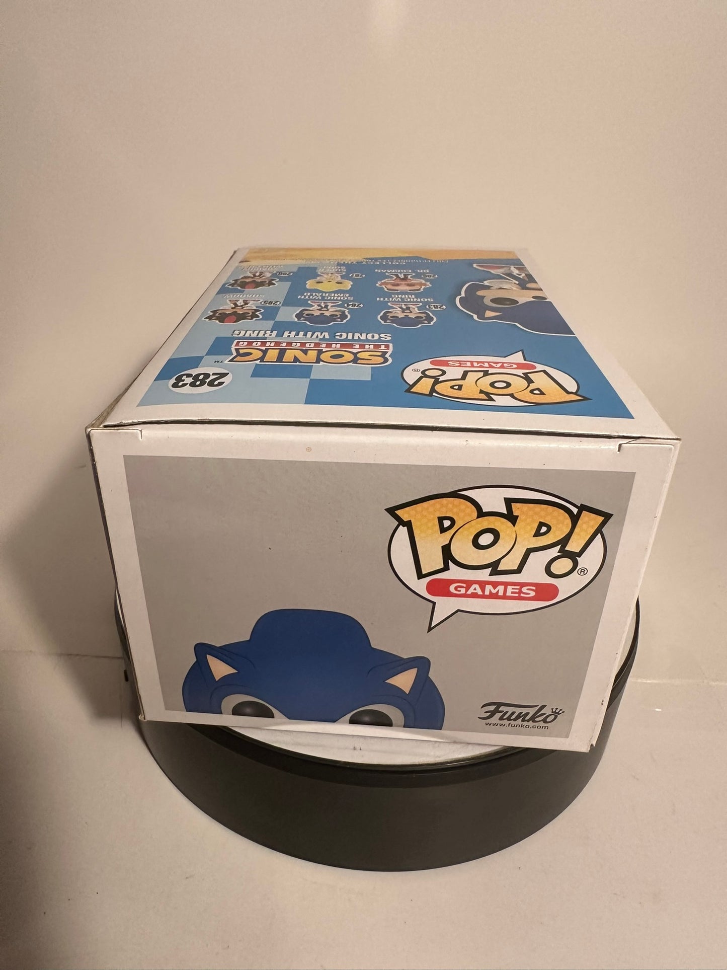 Sonic the Hedgehog - Sonic with Ring 283 (EB Games Exclusive) Funko Pop!