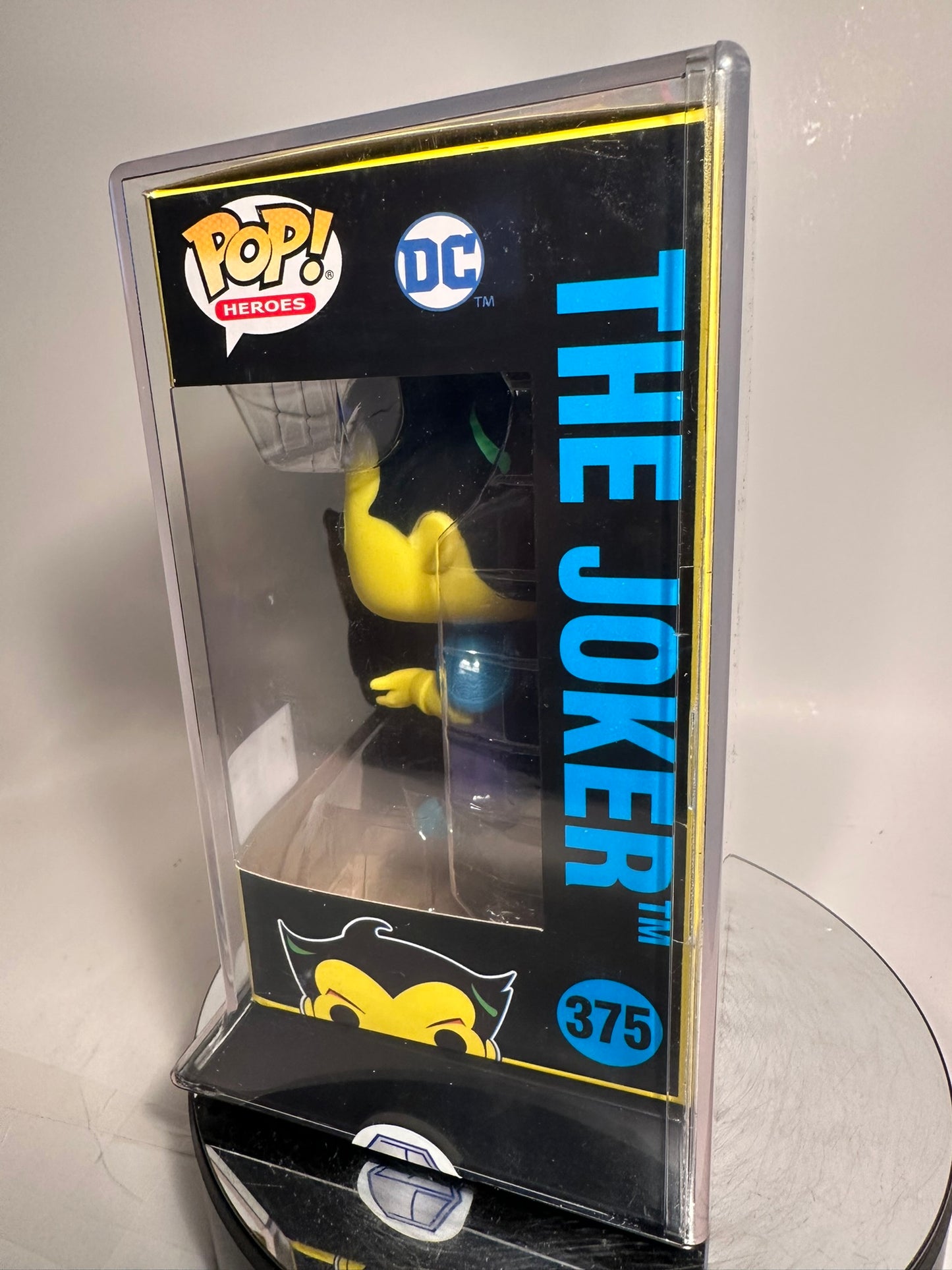 DC - The Joker 375 BLACKLIGHT (Sand Diego Comic Con Limited Edition) Funko Pop! PGS Graded 8.5/10