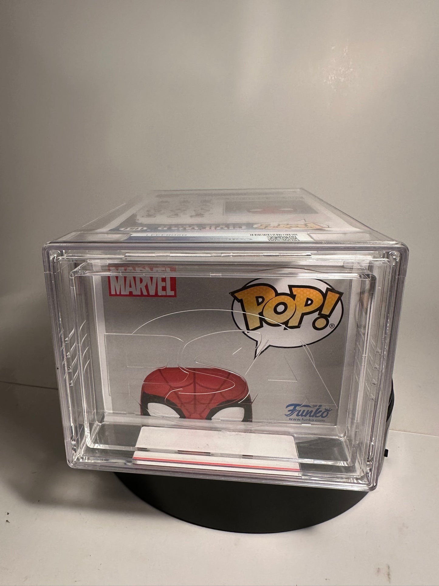 Spider-Man - Civil War: Spider-Man 1151 (Amazon Exclusive) PSA Graded 8/10 Funko Pop!