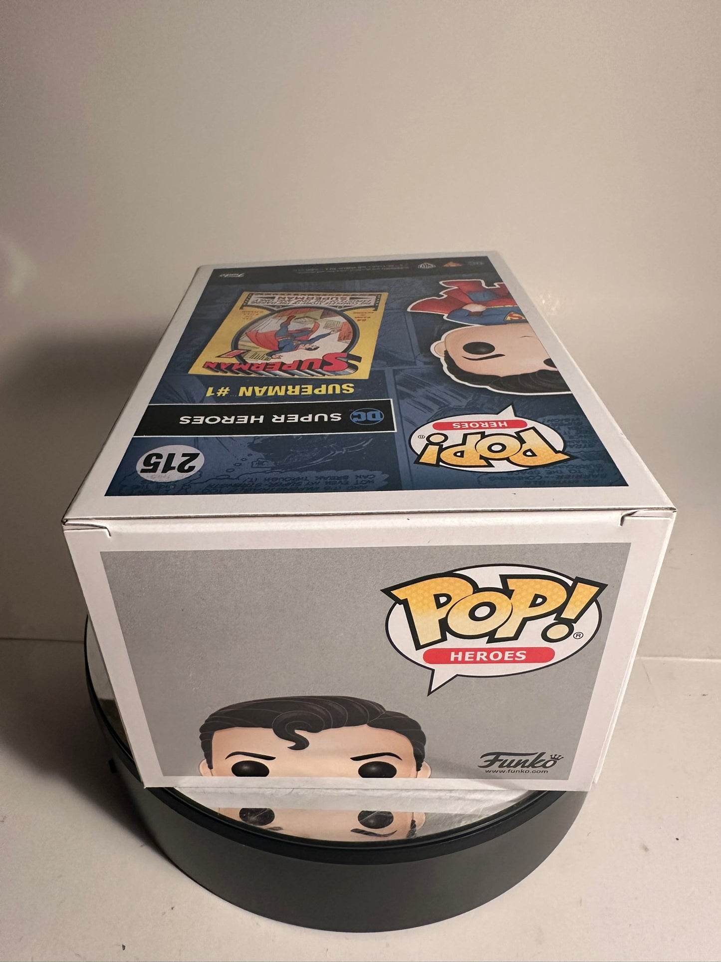 DC Universe - Superman #1 215 (2017 Fall Convention Exclusive) Funko Pop!