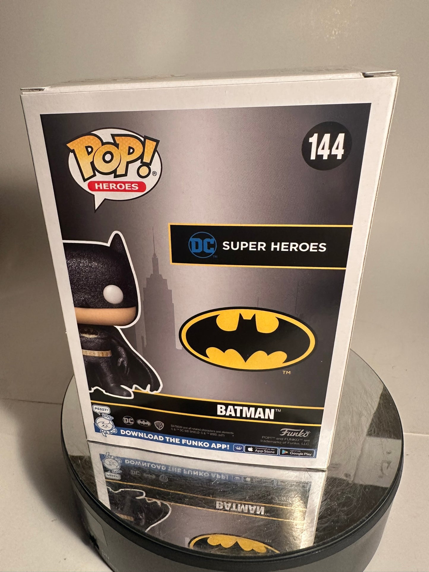 DC - Batman 144 DIAMOND (DC Shop Exclusive) Funko Pop!