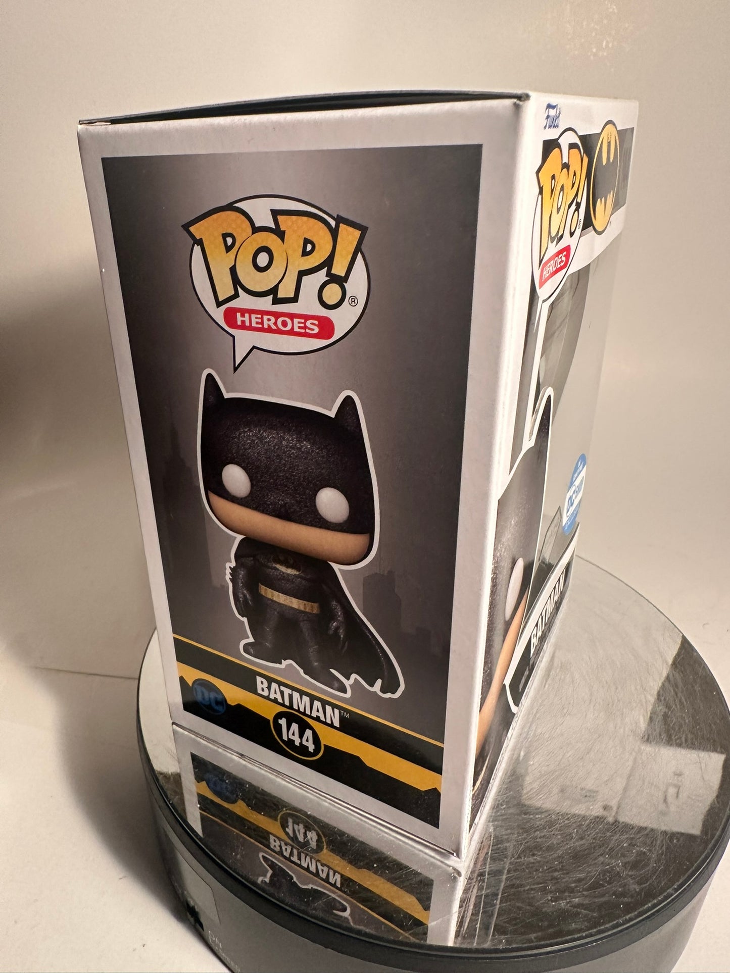 DC - Batman 144 DIAMOND (DC Shop Exclusive) Funko Pop!