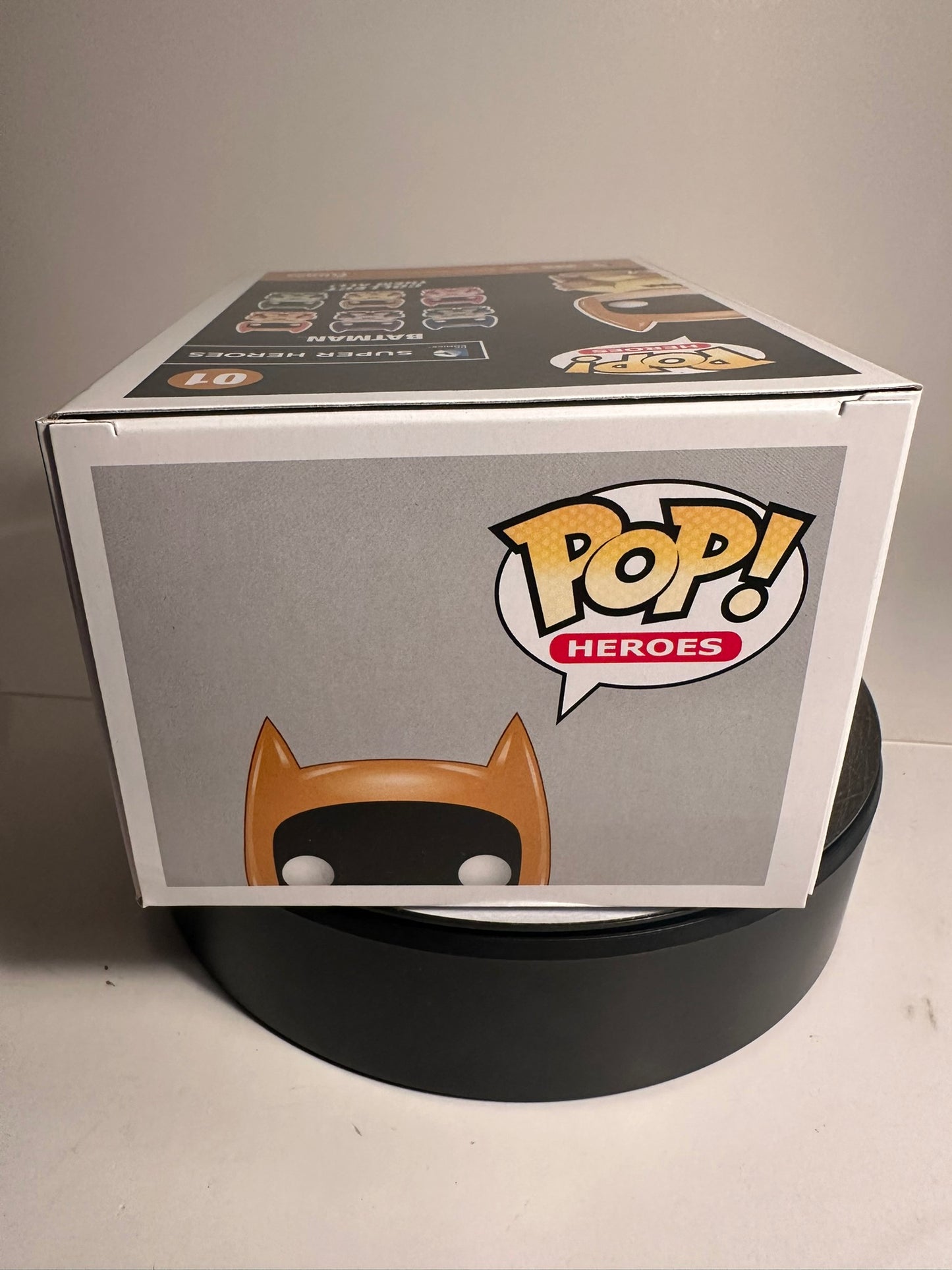 DC - Batman 01 (Entertainment Earth Exclusive) Funko Pop!