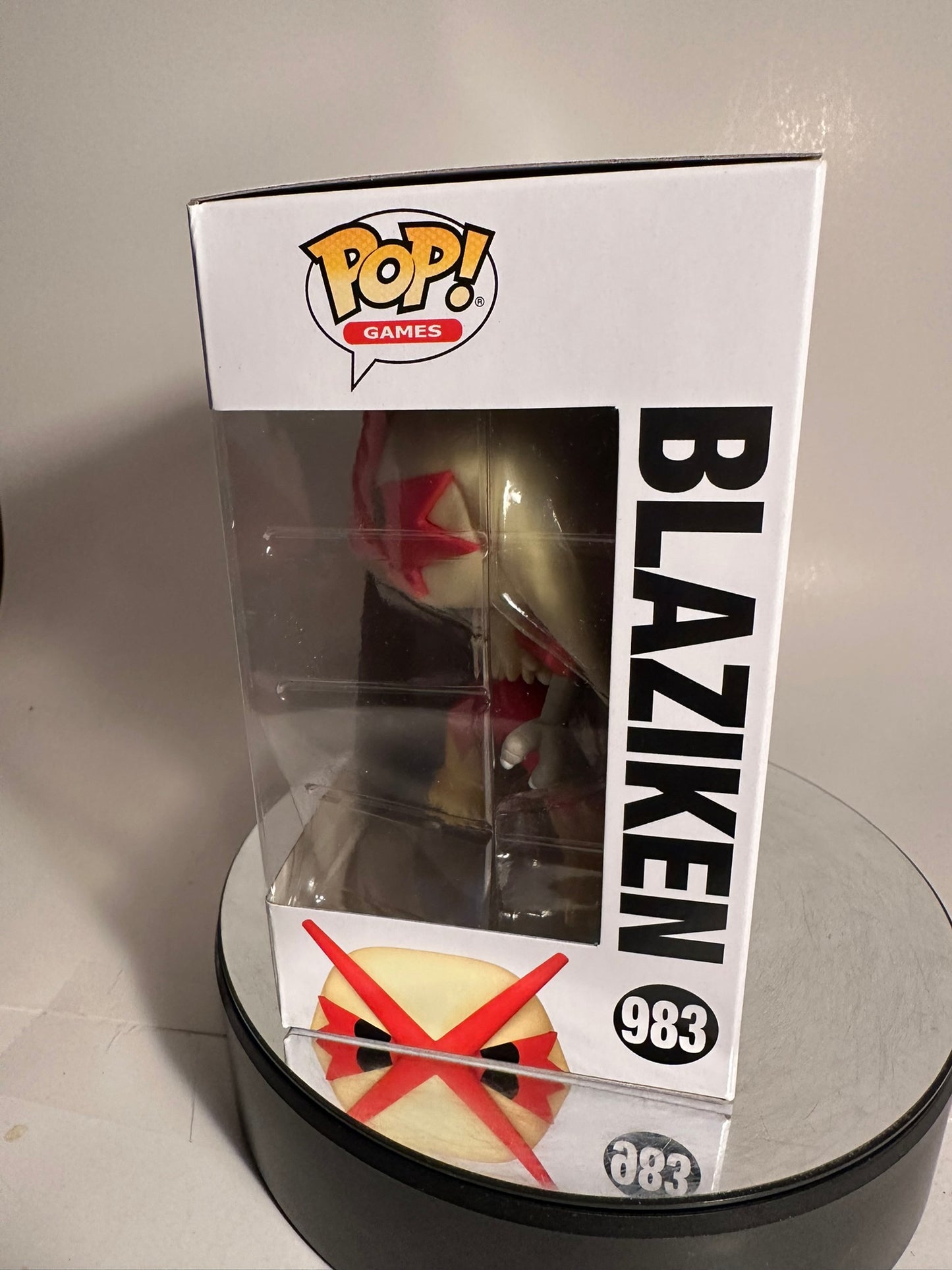 Pokemon - Blaziken 983 Funko Pop!