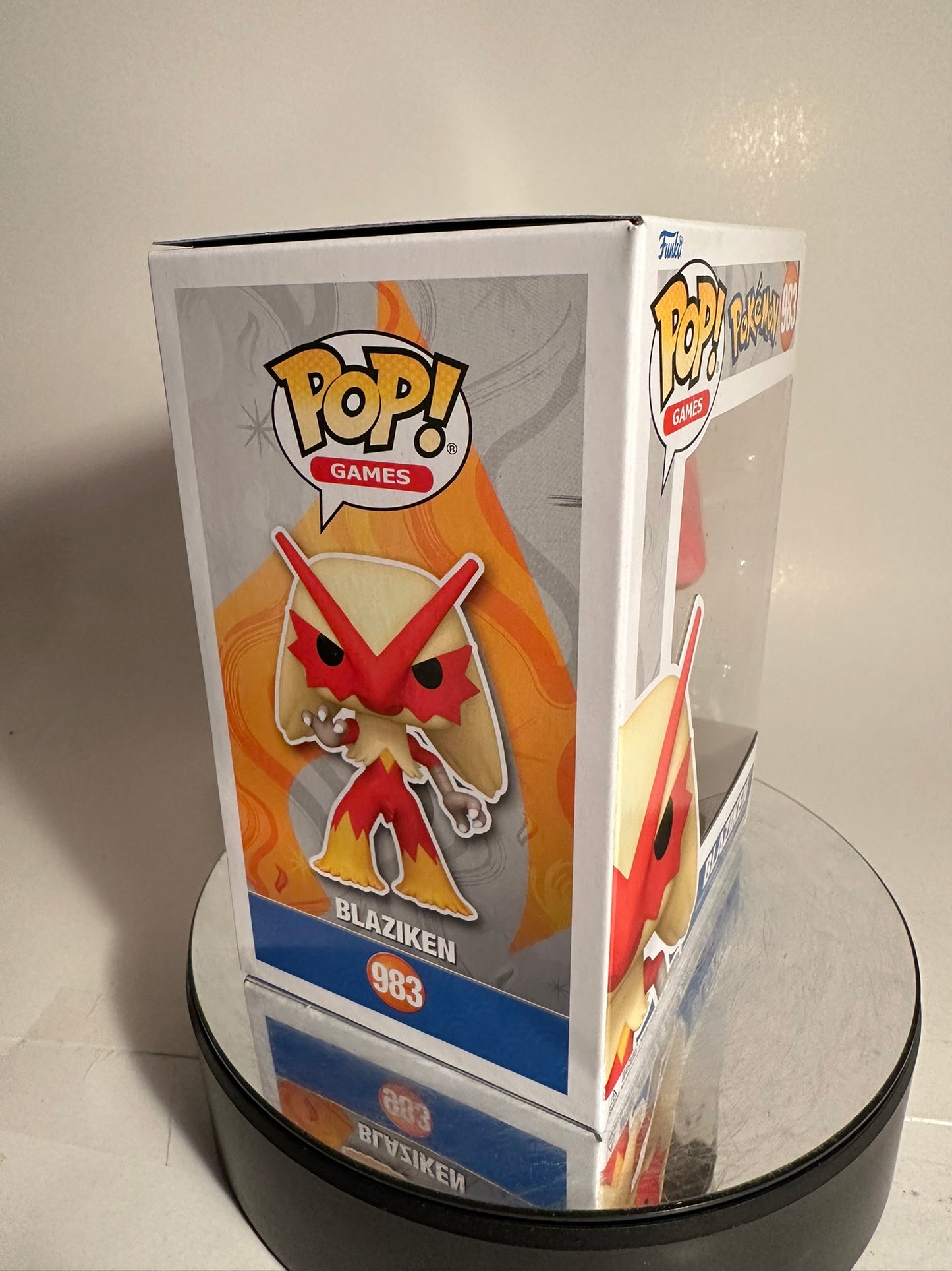 Pokemon - Blaziken 983 Funko Pop!