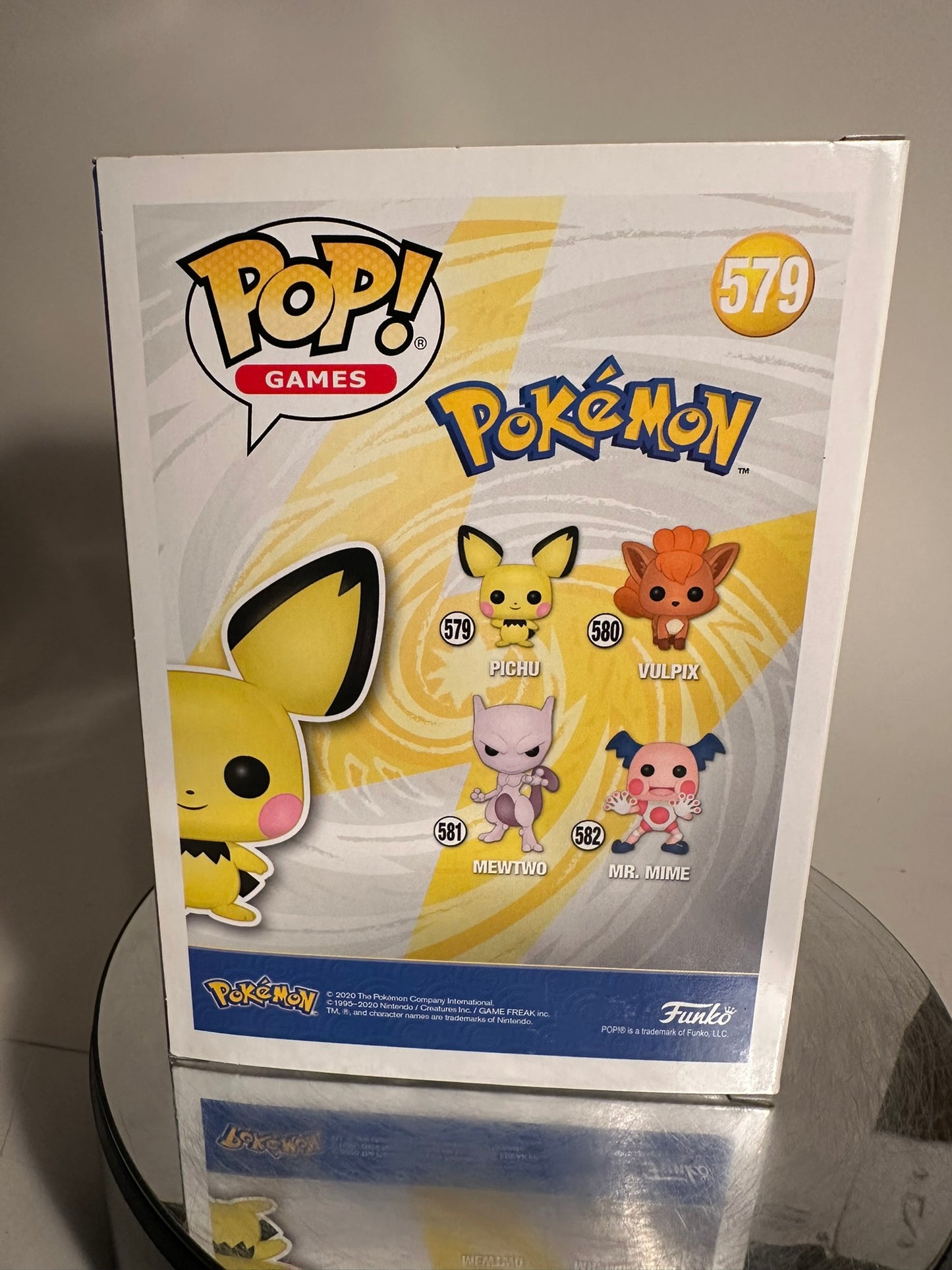 Pokemon - Pichu 579 FLOCKED (Wondercon Anaheim Limited Edition) Funko Pop!