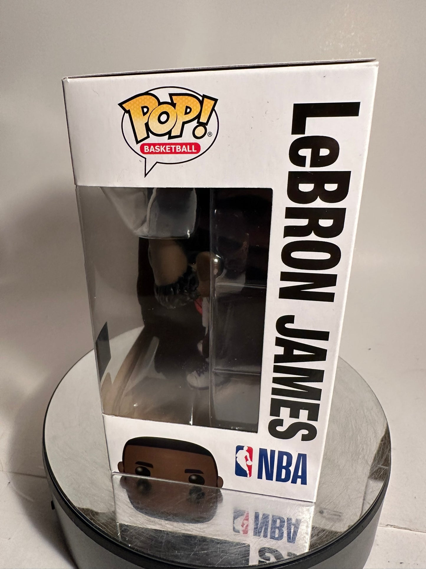 Basketball - LeBron James Funko Pop!