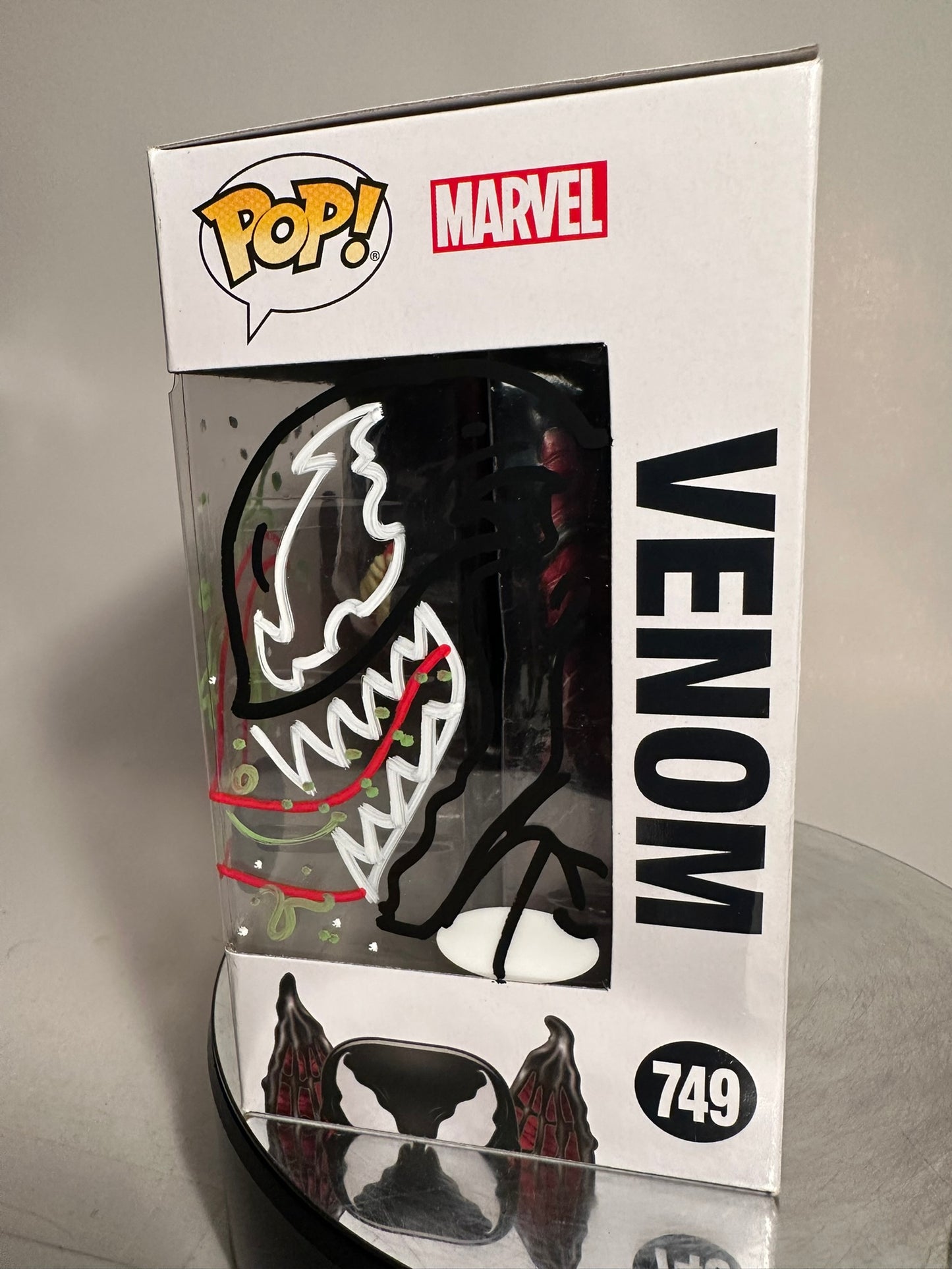 Marvel - Venom 749 Pop in a Box Exclusive AUTOGRAPHED Funko Pop!