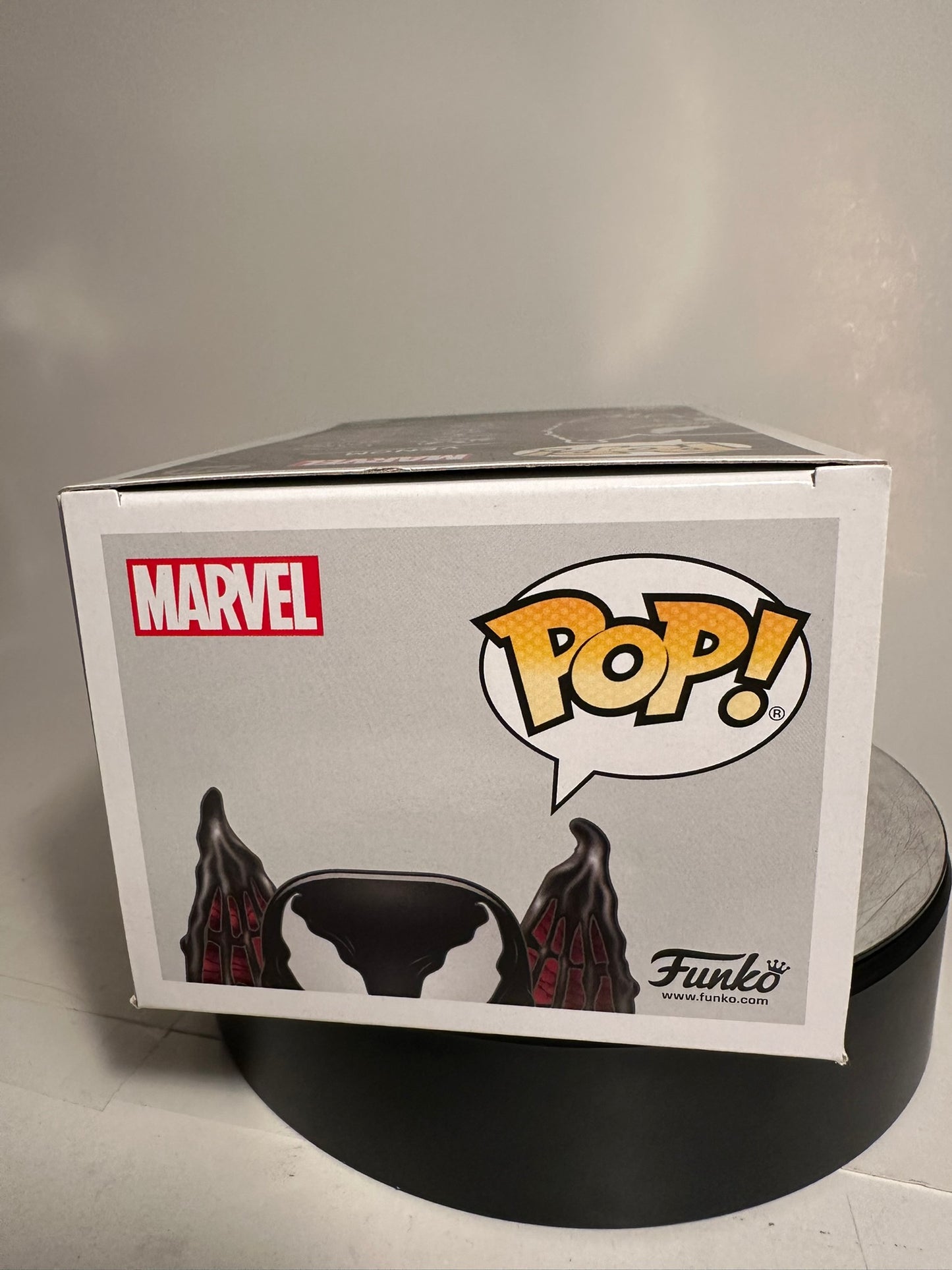 Marvel - Venom 749 Pop in a Box Exclusive AUTOGRAPHED Funko Pop!